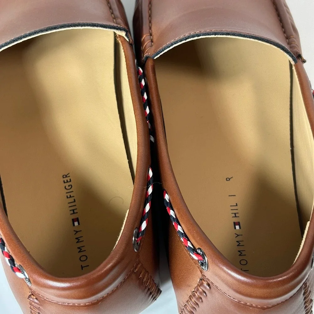 Tommy Hilfiger ARWAN Mens Brown Driving Loafers Size 10.5 MED Moc Toe Slip On
